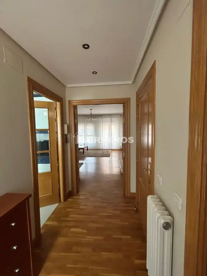 Casa adosada en venta en  Logroño con Aire acondicionado, Calefacción y Jardín privado