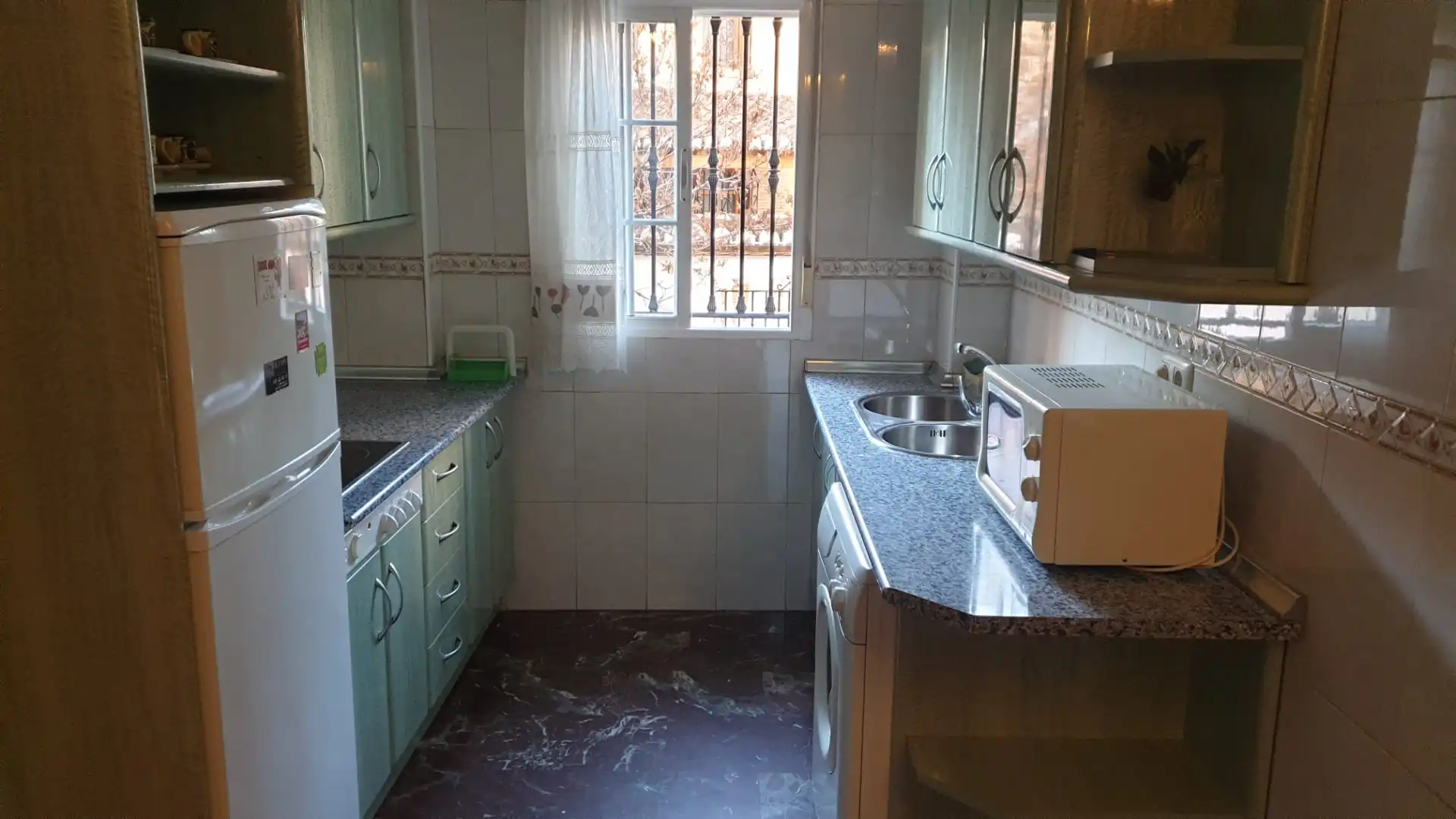Cocina de Piso de alquiler en Maracena con Aire acondicionado, Amueblado y Lavadora