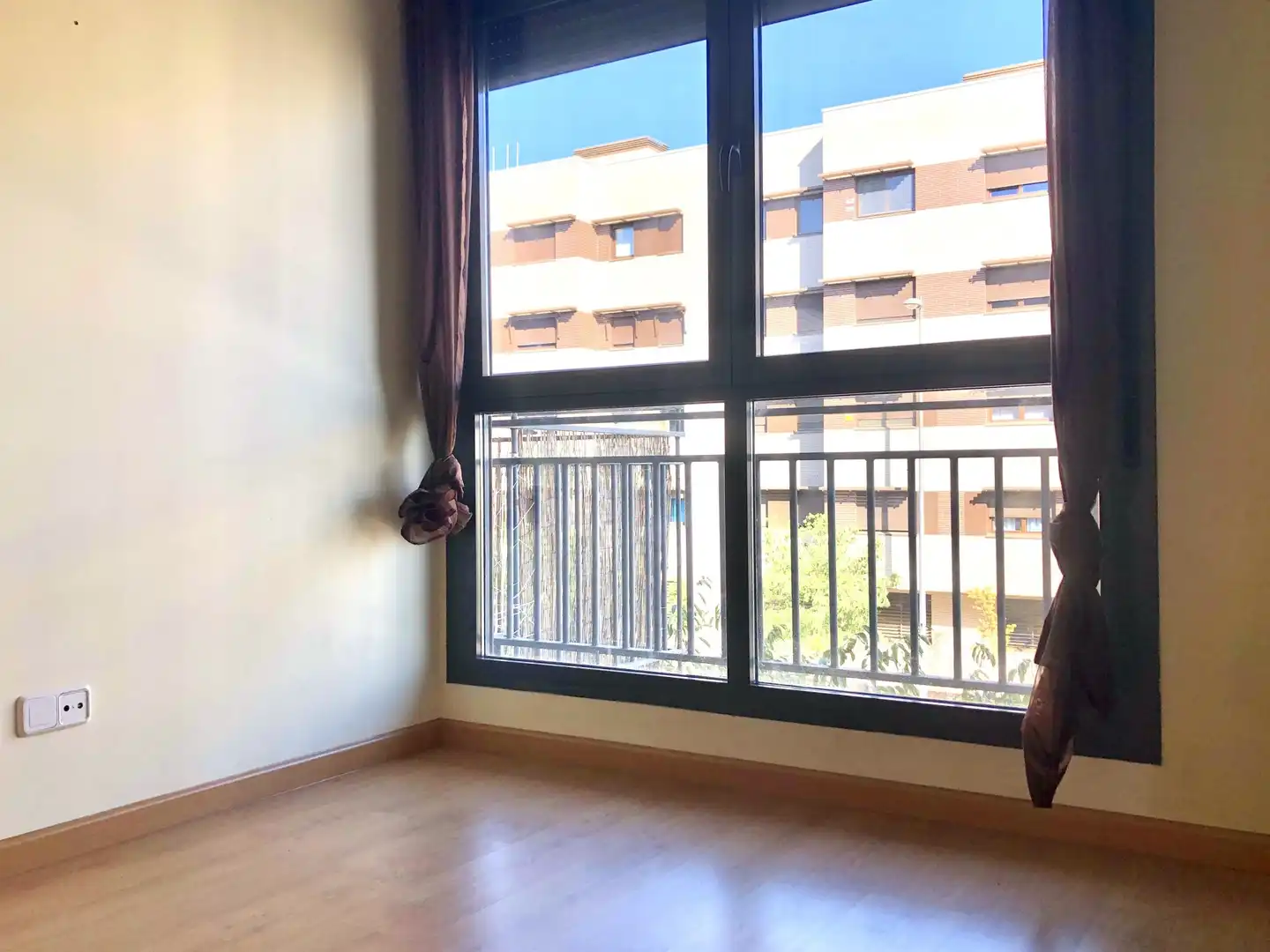 Dormitori de Pis de lloguer en Getafe amb Calefacció, Terrassa i Moblat