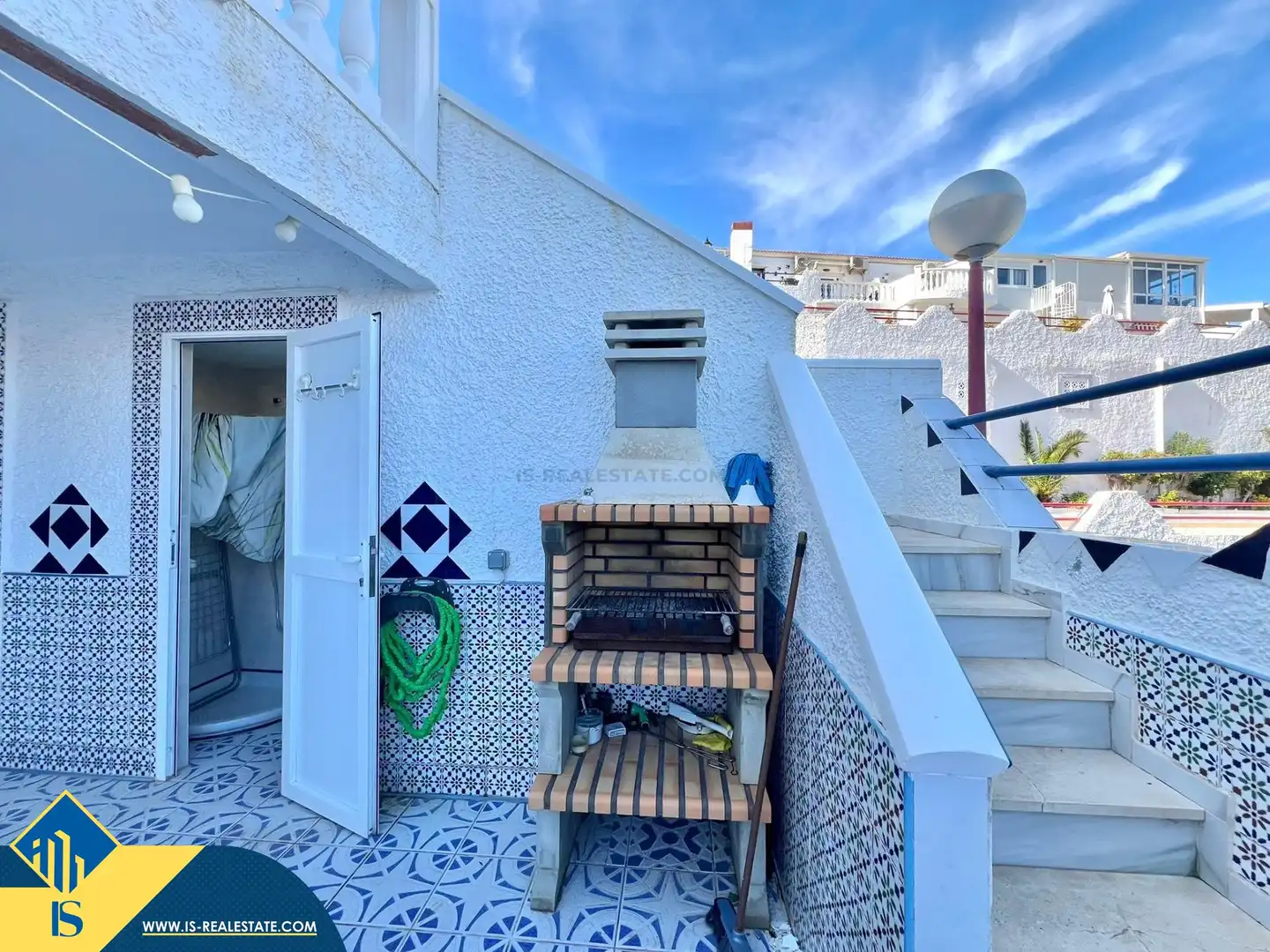 Vista exterior de Dúplex en venda en Torrevieja amb Terrassa i Moblat