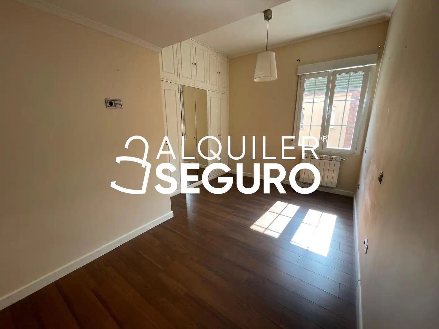 Bedroom of Flat for rent in Madrid  with Air Conditioner, Heating and Furnished