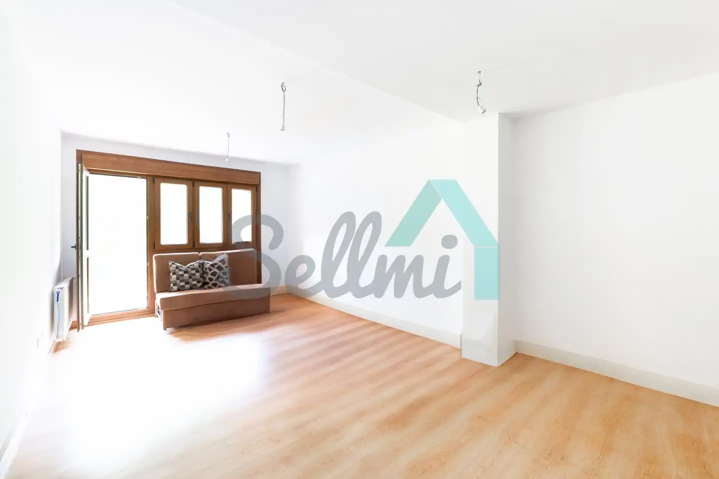Wohnzimmer von Wohnung zum Verkauf in Aller mit Heizung, Terrasse und Abstellraum