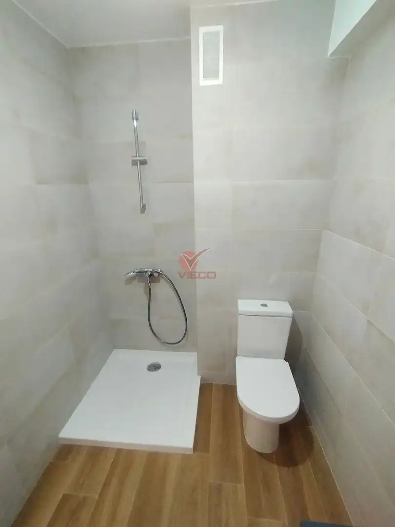 Baño de Piso en venta en Cuenca con Calefacción