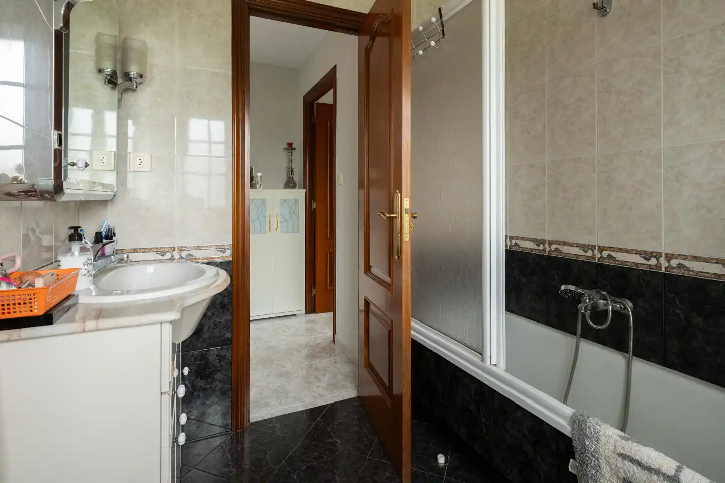 Bathroom of Houses for sale in Bergondo  with Heating, Private garden and Swimming Pool