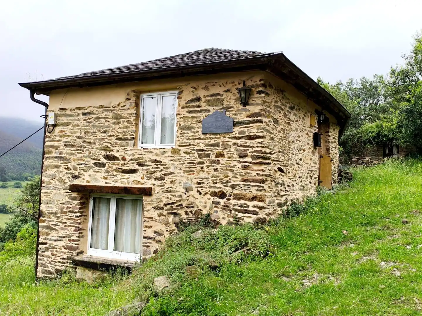 Vista exterior de Finca rústica en venda en Vegadeo amb Calefacció i Balcó
