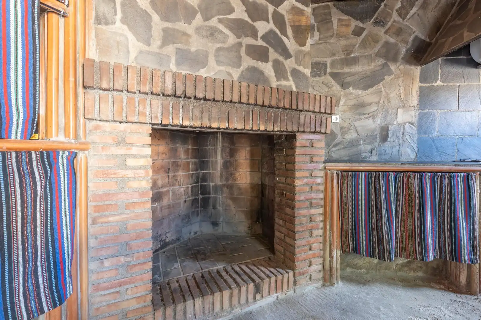 Country homes for sale in Polideportivo