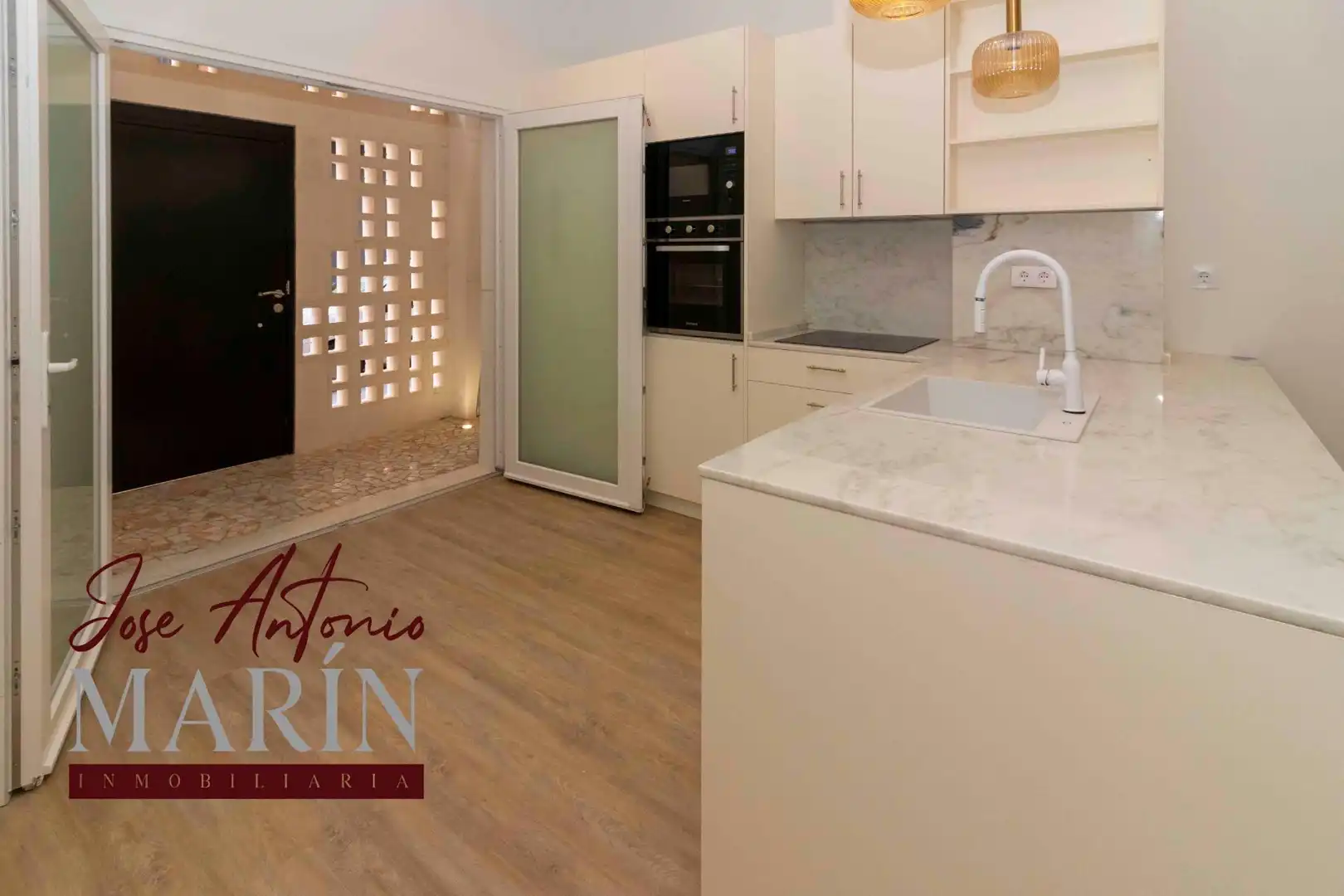 Cuina de Apartament en venda en Badajoz amb Aire condicionat