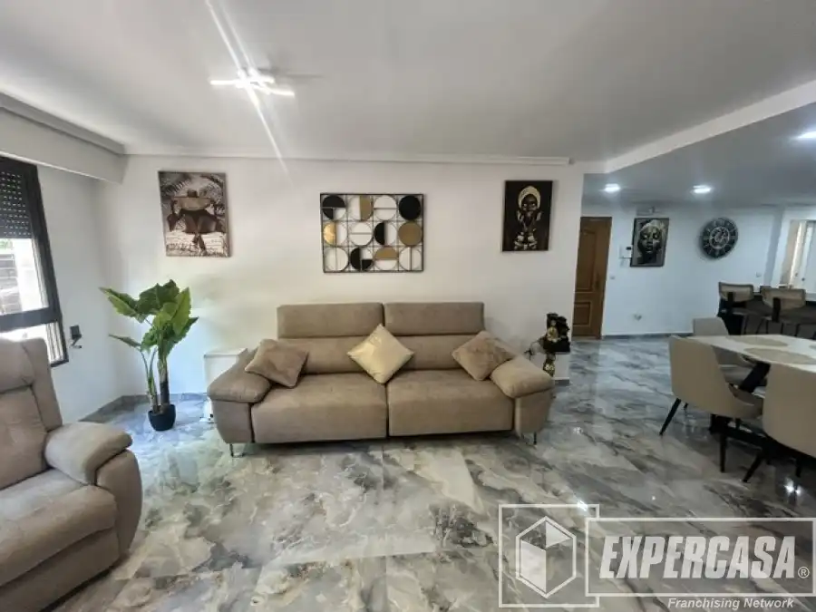 Sala d'estar de Pis en venda en Alzira amb Aire condicionat, Terrassa i Moblat