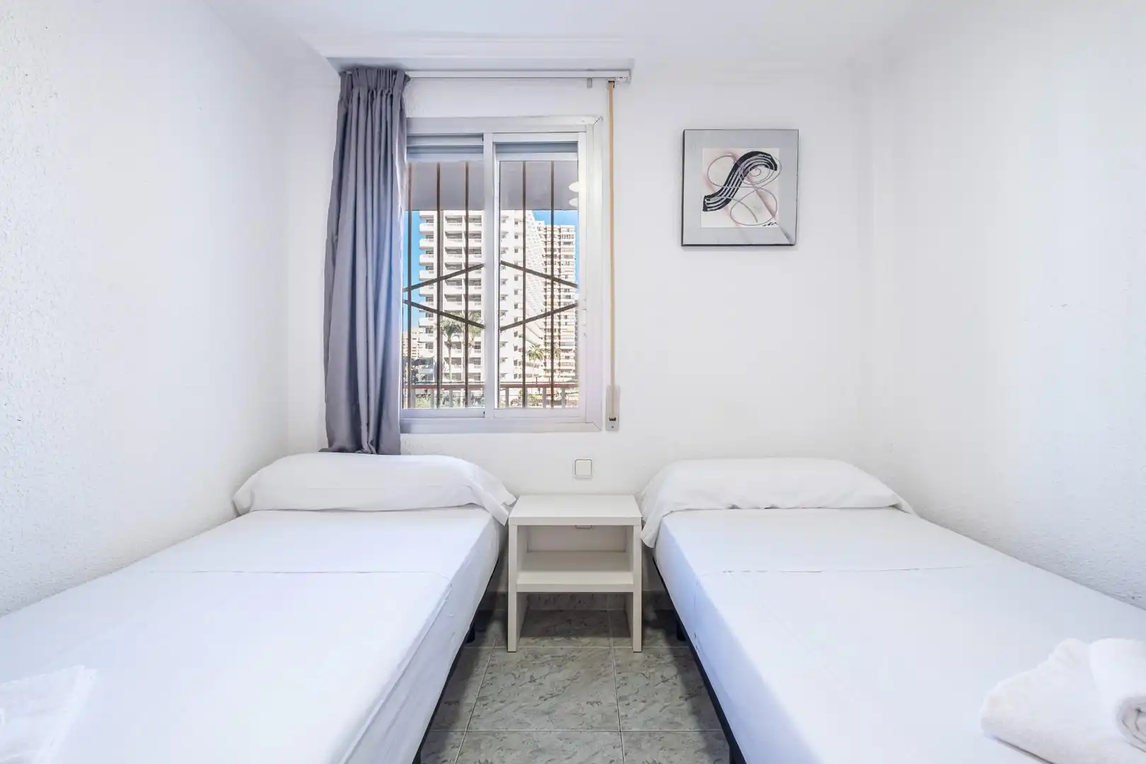 Habitación de Apartamento en venta en Benidorm con Aire acondicionado, Calefacción y Jardín privado