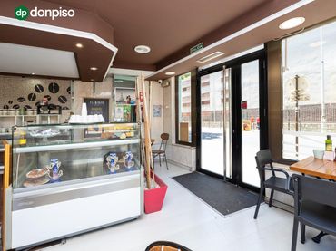 Local comercial en venda a Avenida de Madrid