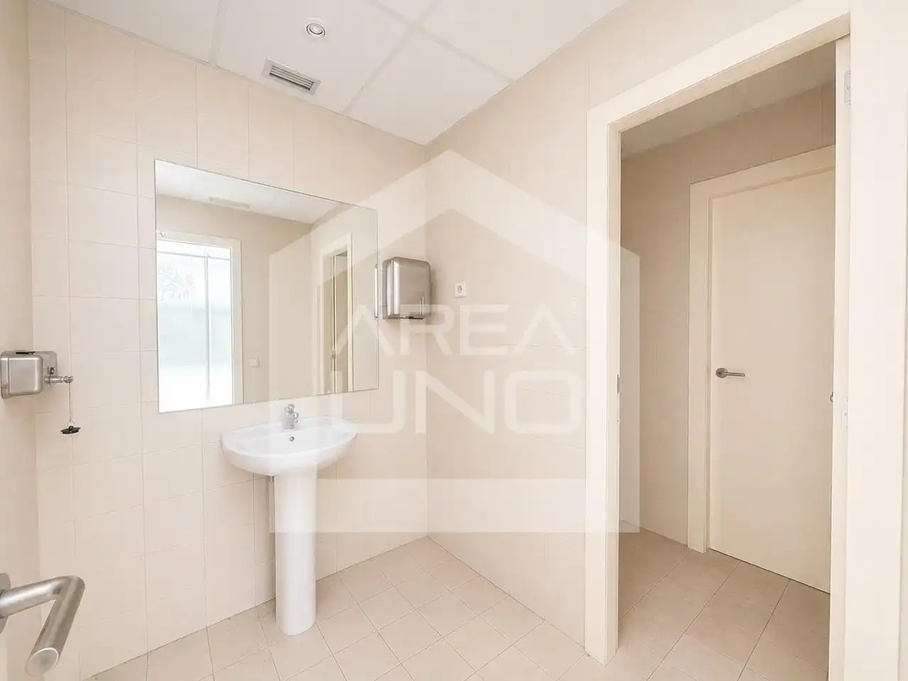 Habitación de Local de alquiler en Alcorcón con Aire acondicionado