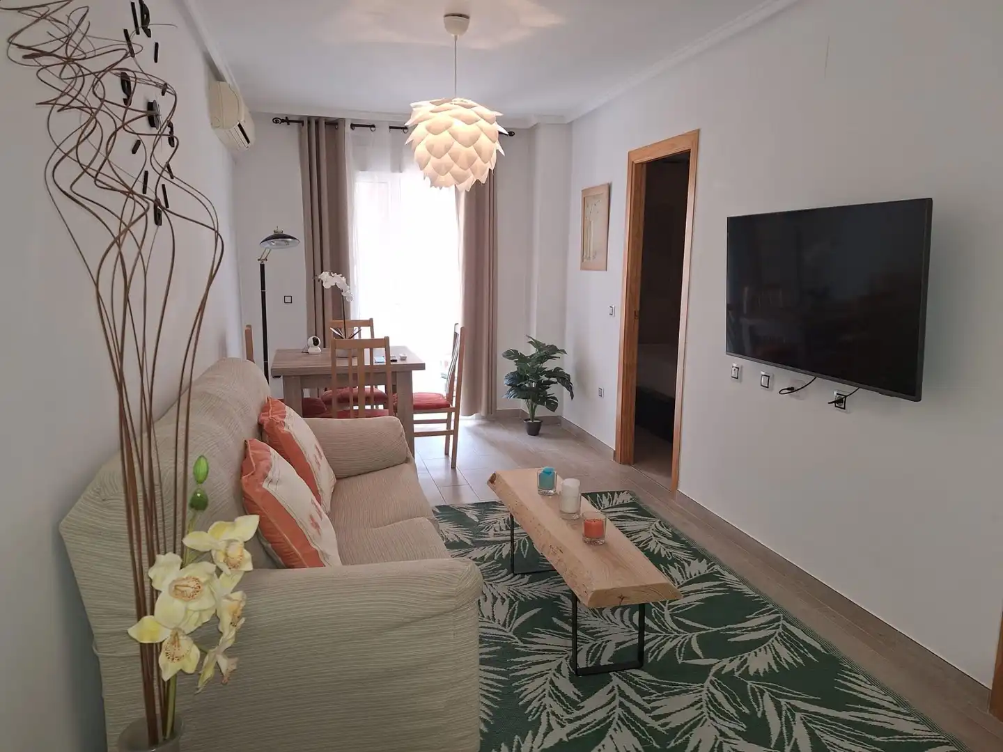 Sala de estar de Piso de alquiler en Torrevieja con Aire acondicionado, Calefacción y Terraza