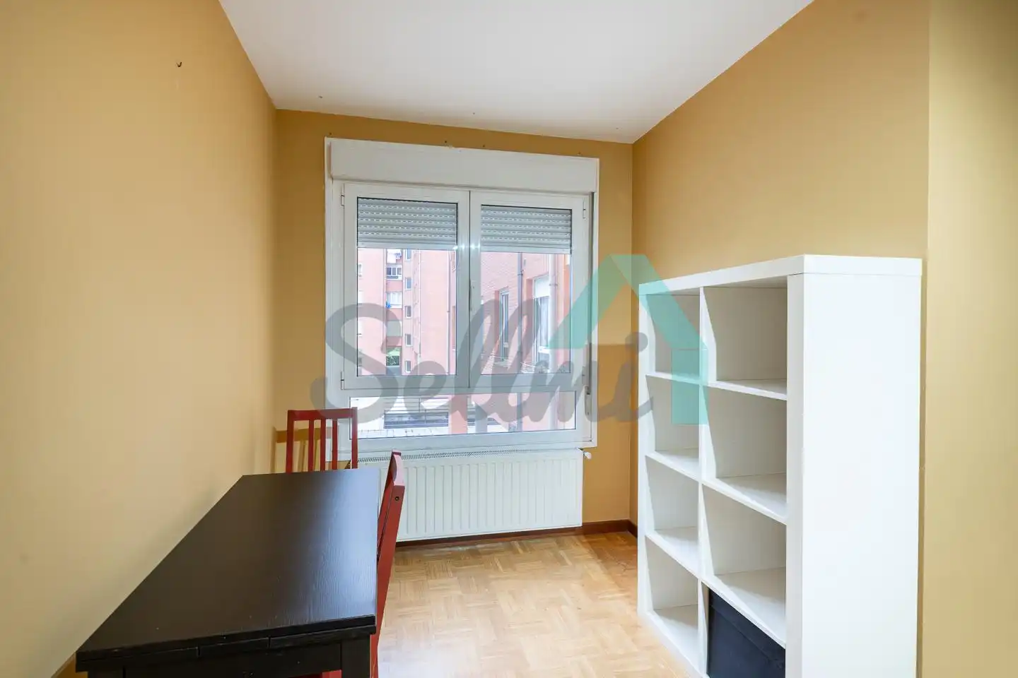 Bedroom of Flat for rent in Oviedo   with Heating, Parquet flooring and Furnished