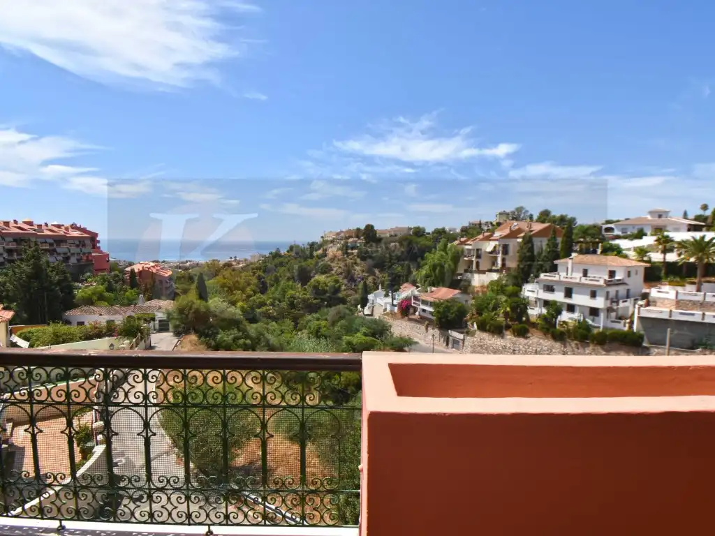 Vista exterior de Dúplex en venta en Fuengirola con Aire acondicionado, Jardín privado y Terraza