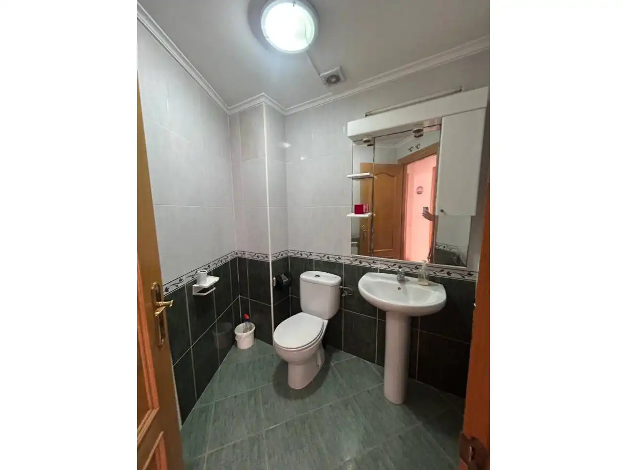 Badezimmer von Wohnung zum Verkauf in Alberite mit Heizung, Terrasse und Abstellraum
