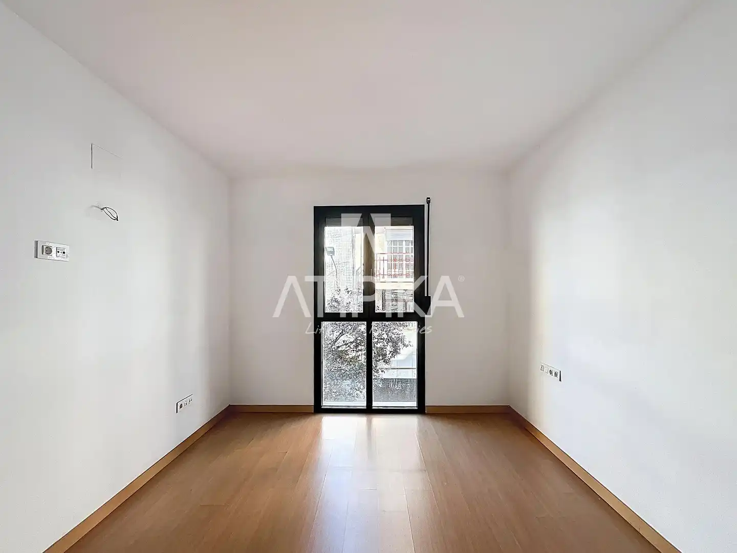 Bedroom of Flat for sale in L'Hospitalet de Llobregat  with Heating, Parquet flooring and Terrace
