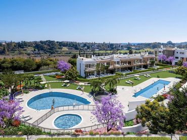 Flat with pool for sale in C. Pico Alcazaba