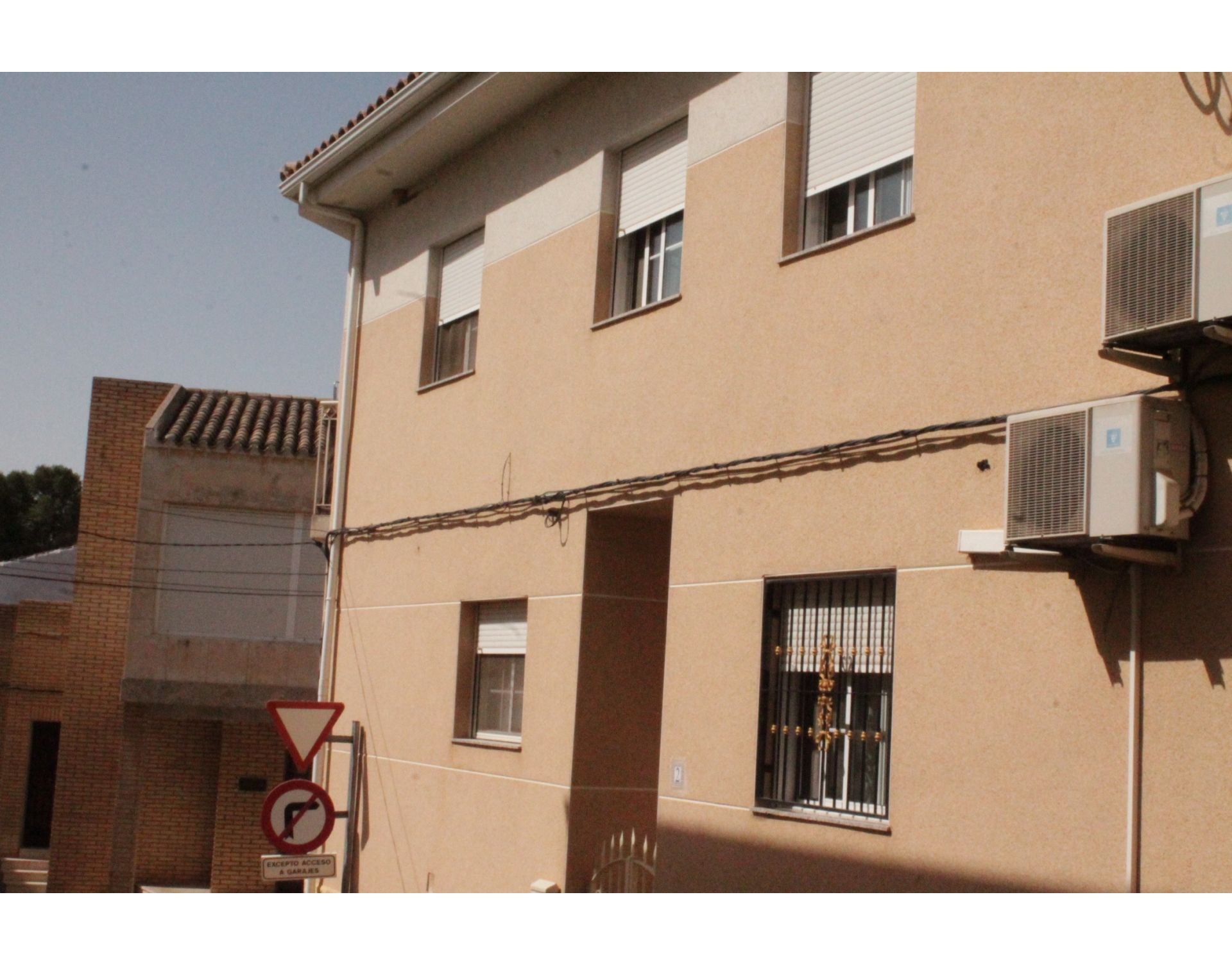 Casa adosada en venda a El Pinós / Pinoso