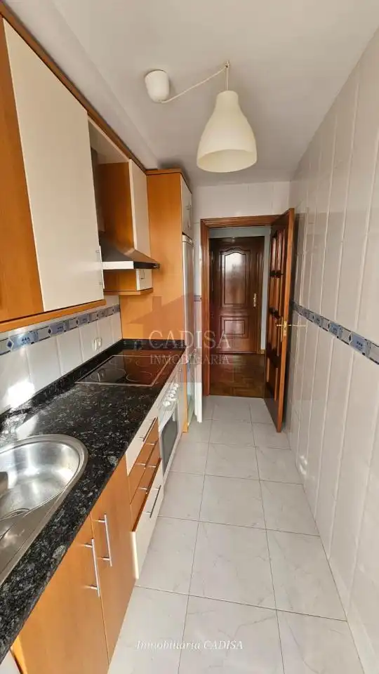 Cuina de Pis de lloguer en Villares de la Reina amb Calefacció i Moblat