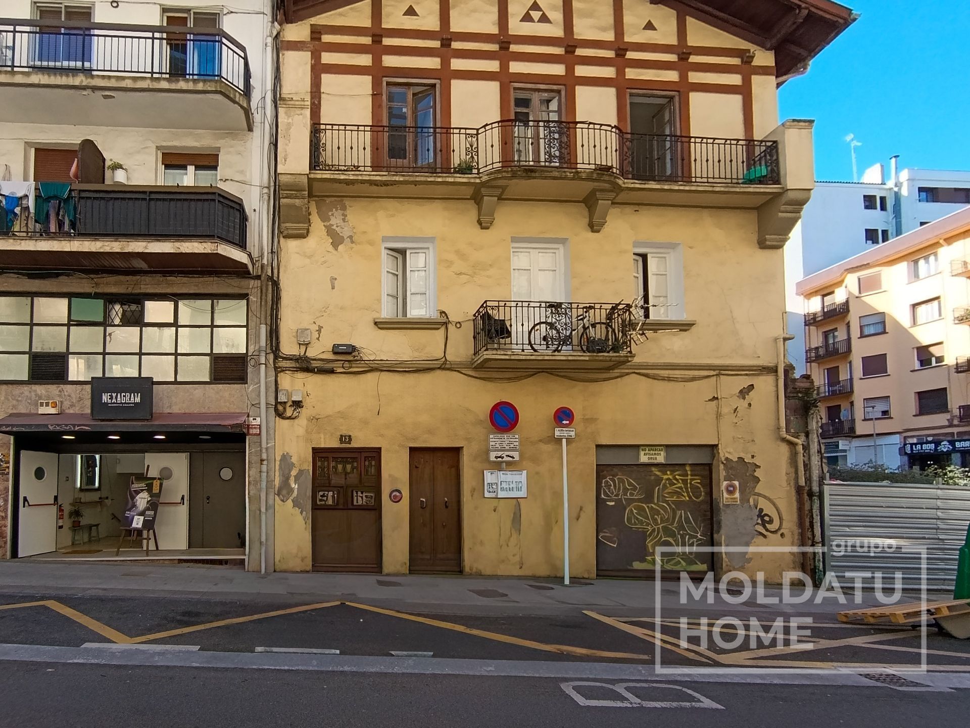 Vista exterior de Piso en venta en Irun  con Amueblado