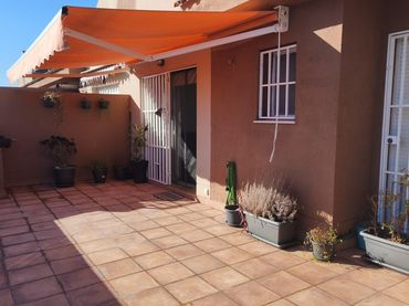 Attico con giardino in vendita a Casco Antiguo