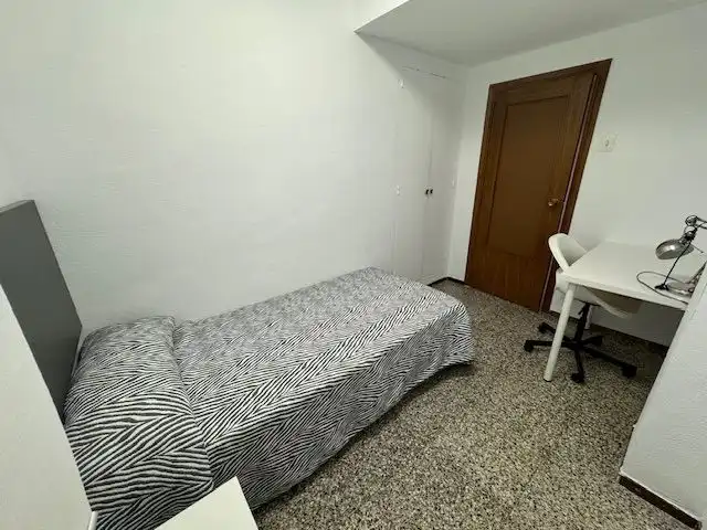 Dormitori de Pis de lloguer en Alcoy / Alcoi amb Calefacció, Terrassa i Moblat