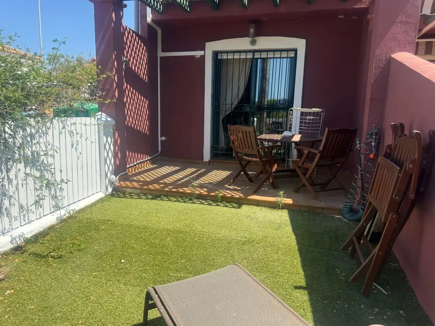 Terrassa de Casa adosada en venda en Chiclana de la Frontera amb Aire condicionat, Calefacció i Jardí privat