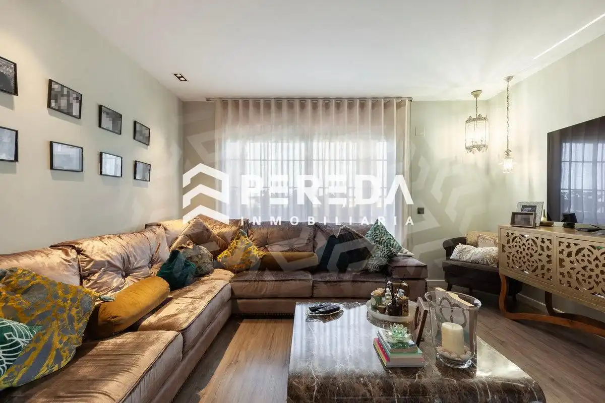 Sala de estar de Apartamento en venta en Roquetas de Mar ciudad