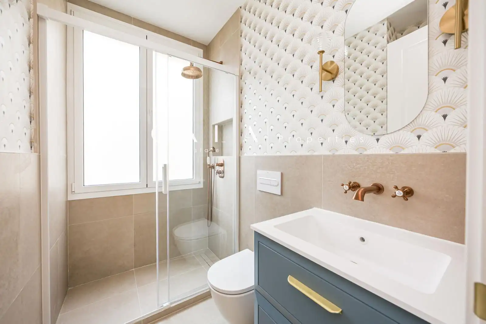 Bathroom of Attic for rent in Madrid  with Air Conditioner, Heating and Terrace