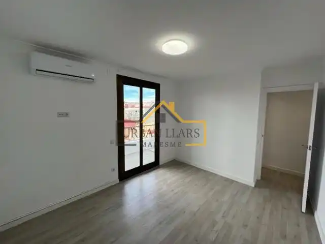 Habitación de Piso en venta en Mataró con Balcón