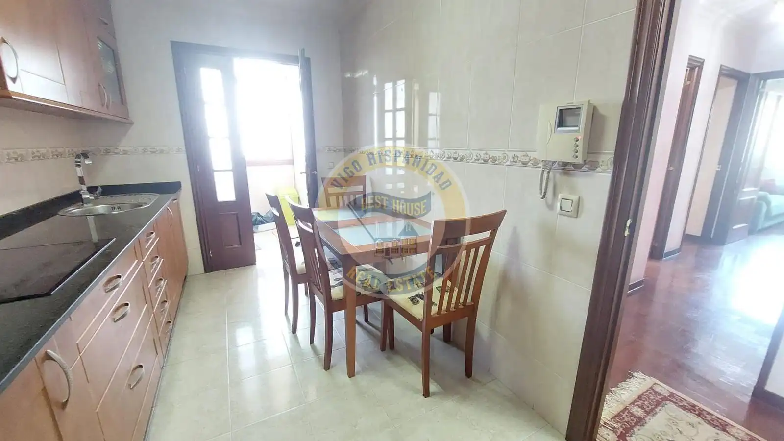 Comedor de Piso en venta en Vigo  con Calefacción, Parquet y Trastero