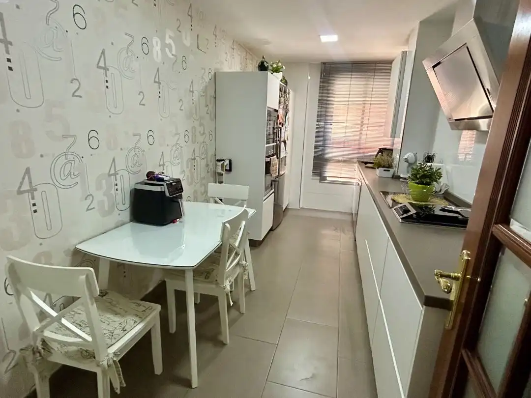 Küche von Wohnung zum Verkauf in  Córdoba Capital mit Klimaanlage und Balkon