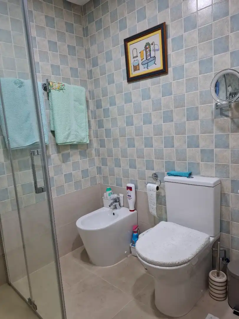 Baño de Piso en venta en Mairena del Aljarafe con Aire acondicionado, Calefacción y Jardín privado