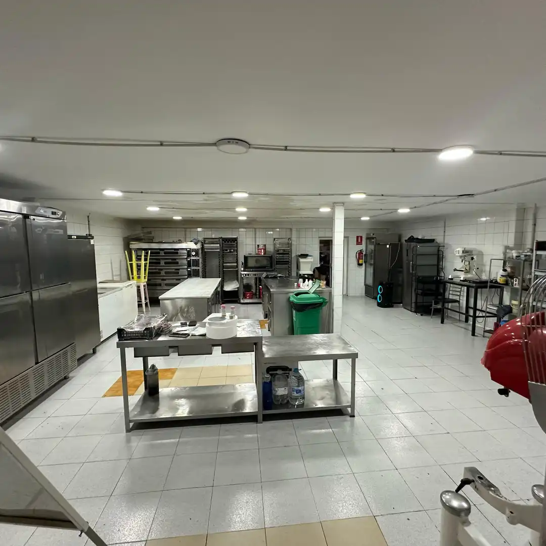 Nau industrial en venda a Marbella Centro