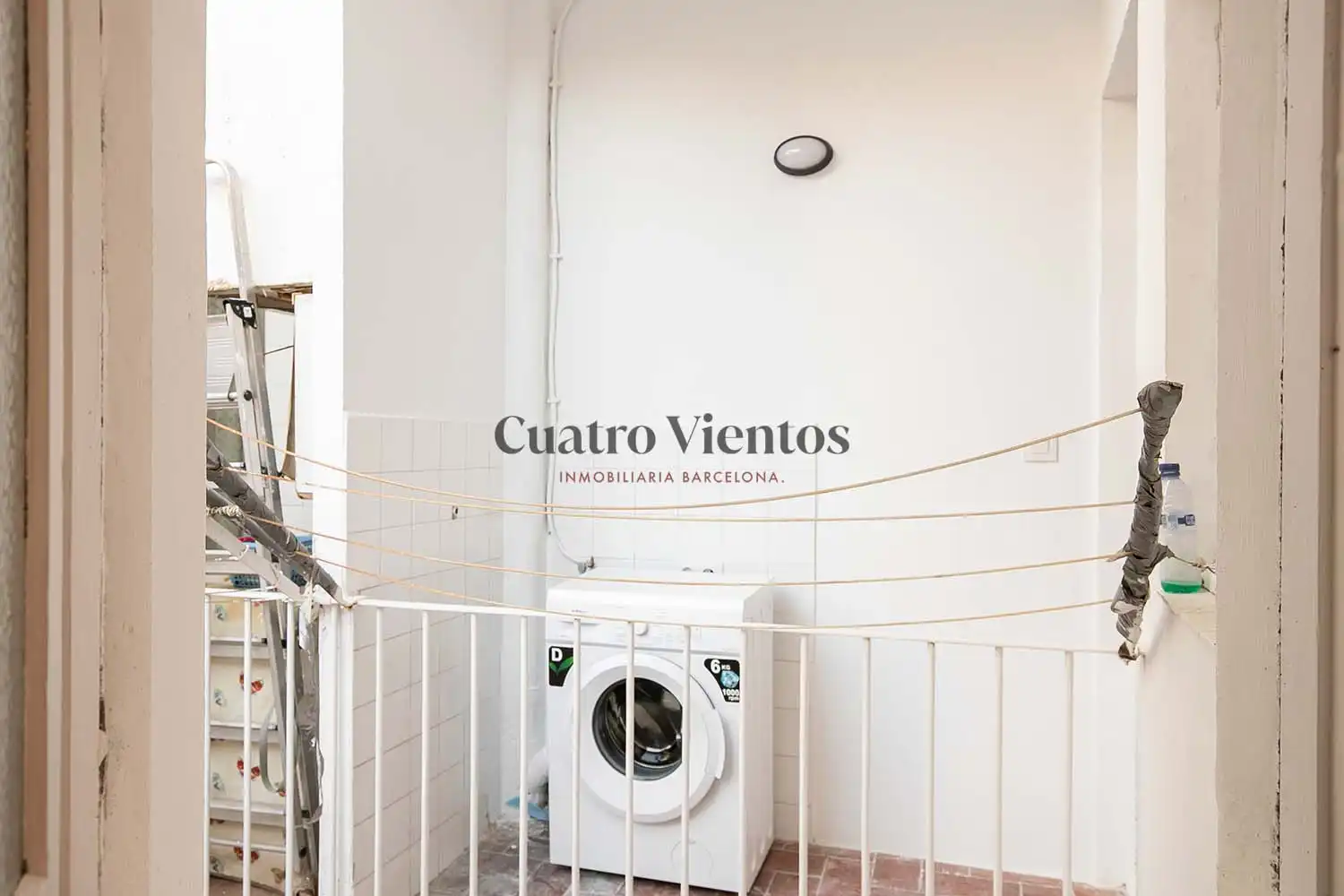 Vista exterior de Piso en venta en Barcelona con Aire acondicionado, Calefacción y Horno