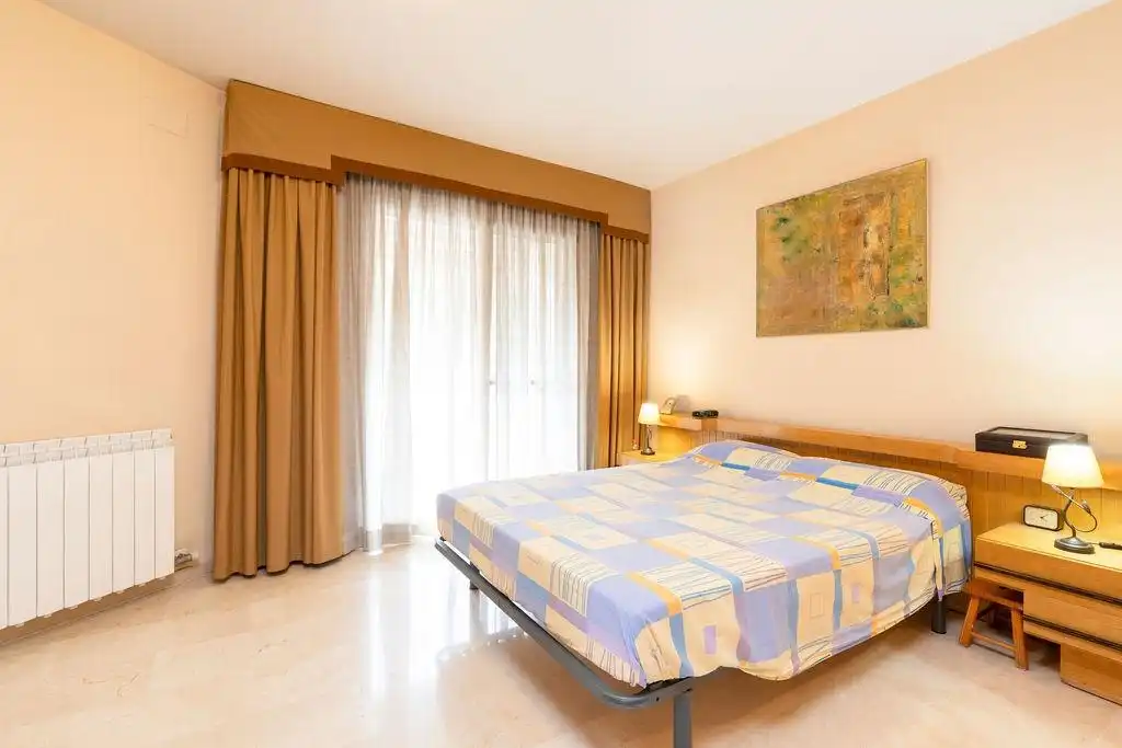 Bedroom of Flat for sale in Centre