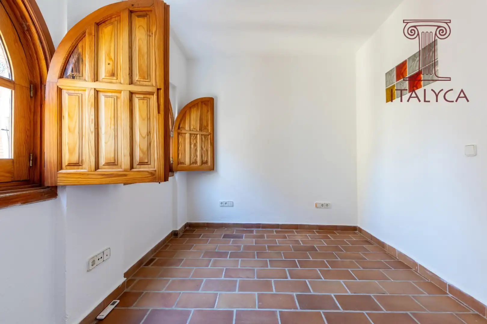 Attic for sale in Sevilla  with Air Conditioner, Heating and Terrace