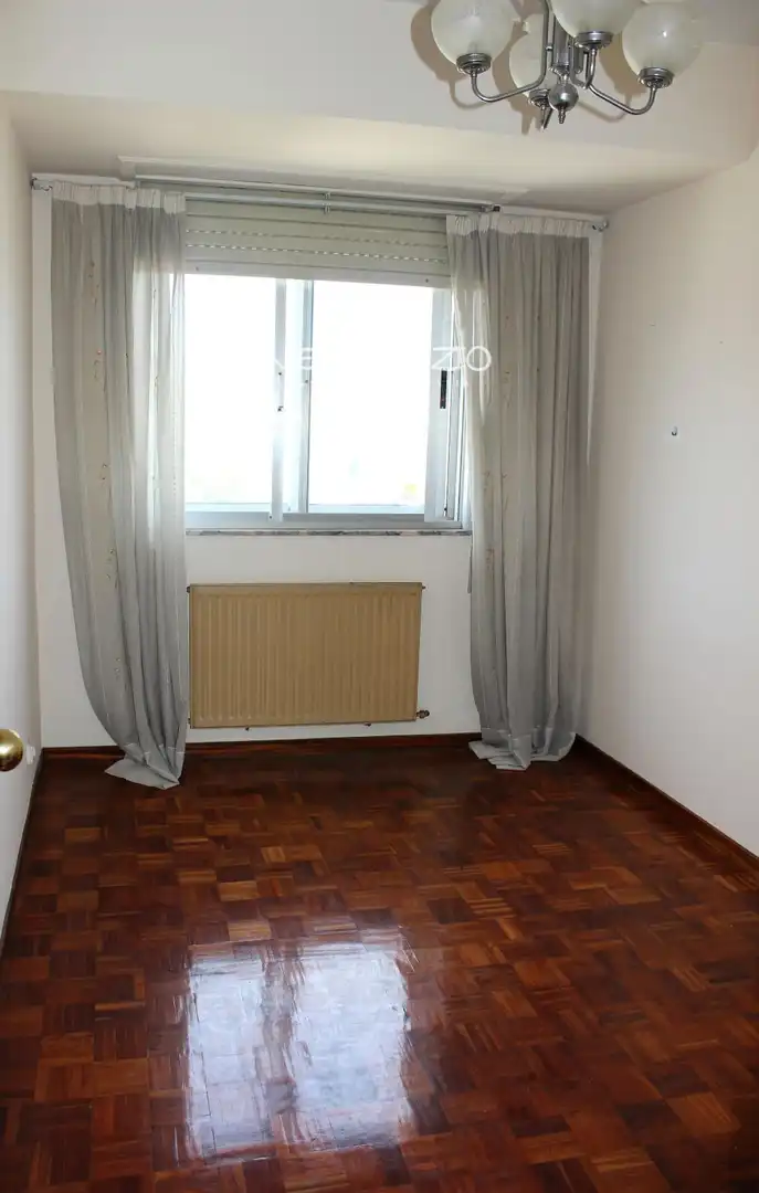 Habitación de Piso en venta en Lugo con Calefacción, Terraza y Trastero