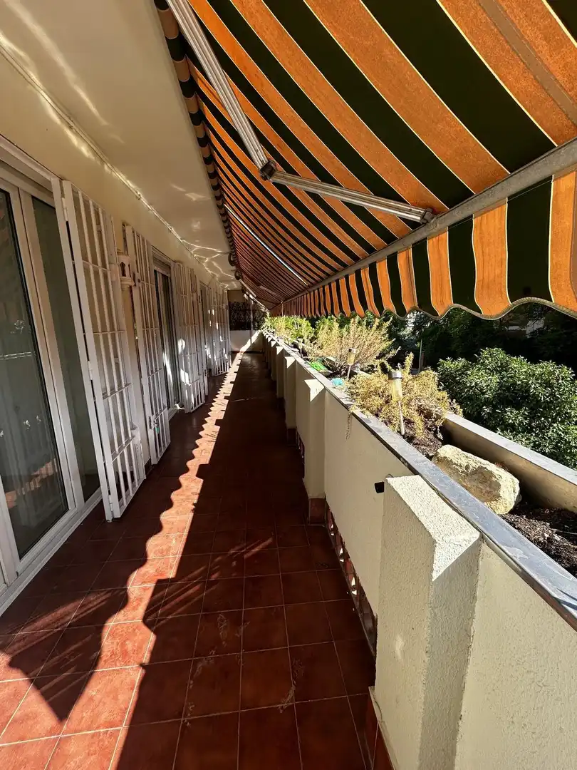 Terraza de Piso de alquiler en Córdoba con Aire acondicionado, Jardín privado y Piscina comunitaria