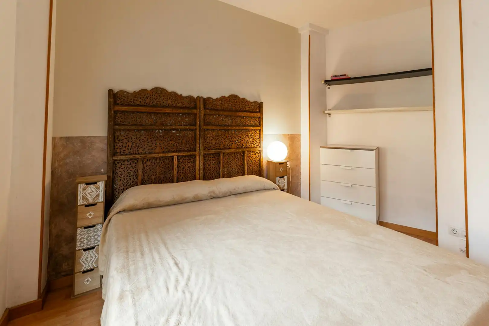 Schlafzimmer von Wohnung zur Miete in Barcelona mit Klimaanlage, Heizung und Möbliert