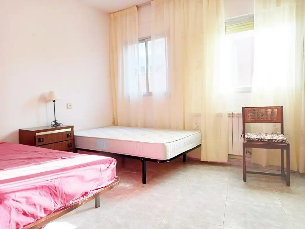 Habitación de Piso en venta en Madrid con Aire acondicionado, Amueblado y Horno