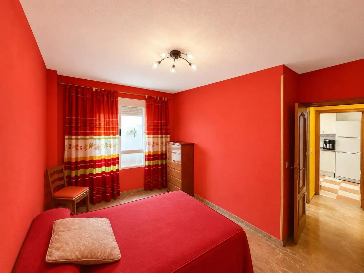 Habitación de Planta baja en venta en Alicante / Alacant con Terraza y Trastero