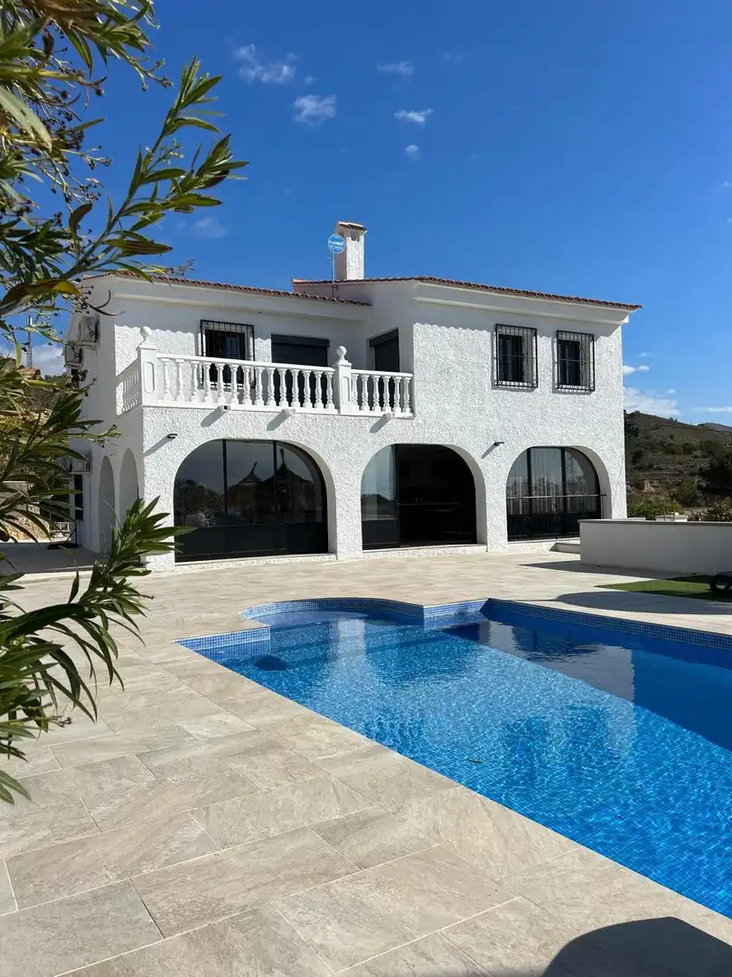 Vista exterior de Casa o chalet en venta en Villajoyosa / La Vila Joiosa con Terraza