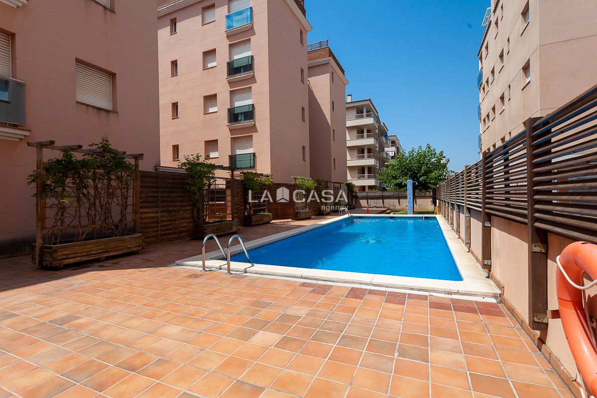 Swimming pool of Flat for sale in Calafell  with Storage room, Swimming Pool and Balcony