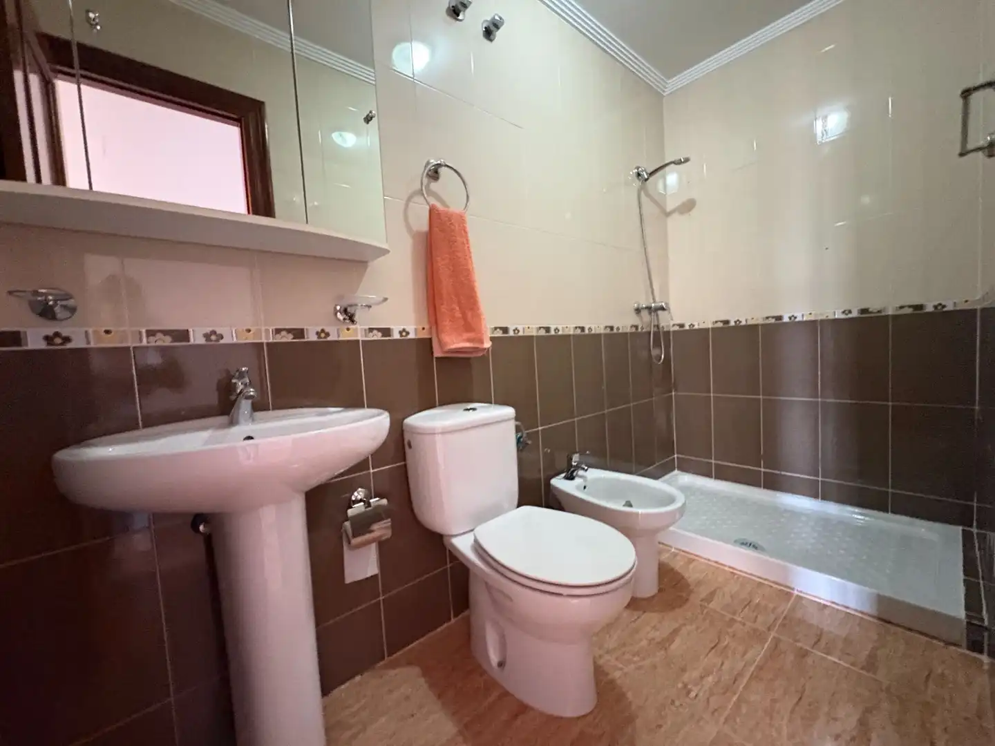 Baño de Piso en venta en Aljaraque con Aire acondicionado