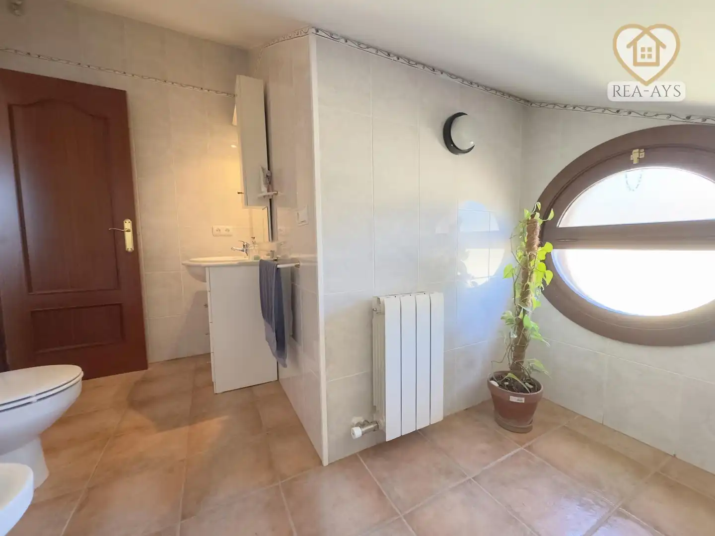 Baño de Casa o chalet en venta en Albinyana con Jardín privado, Terraza y Amueblado