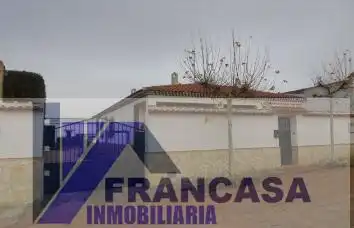 Vista exterior de Casa o chalet en venta en El Toboso con Piscina