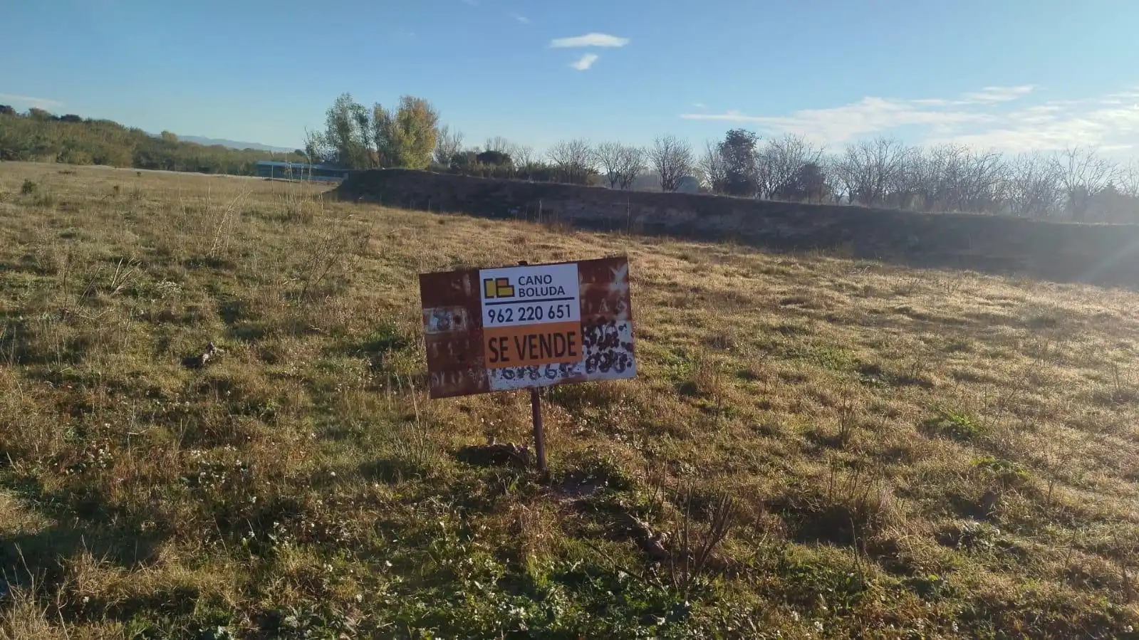 Residential land for sale in Montaverner