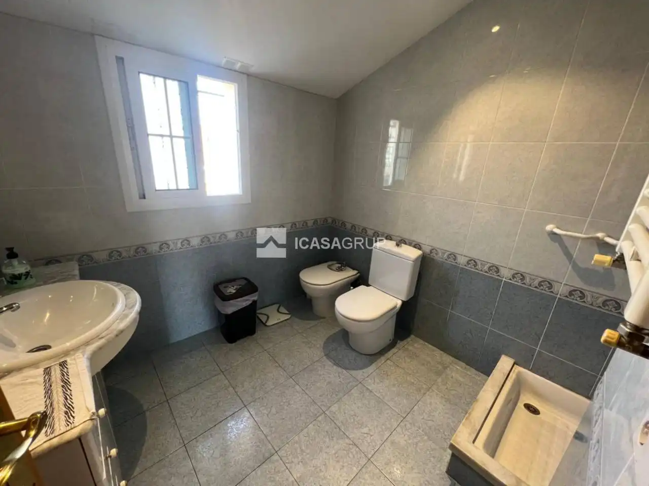 Bathroom of Attic for sale in Rubí  with Air Conditioner, Heating and Private garden