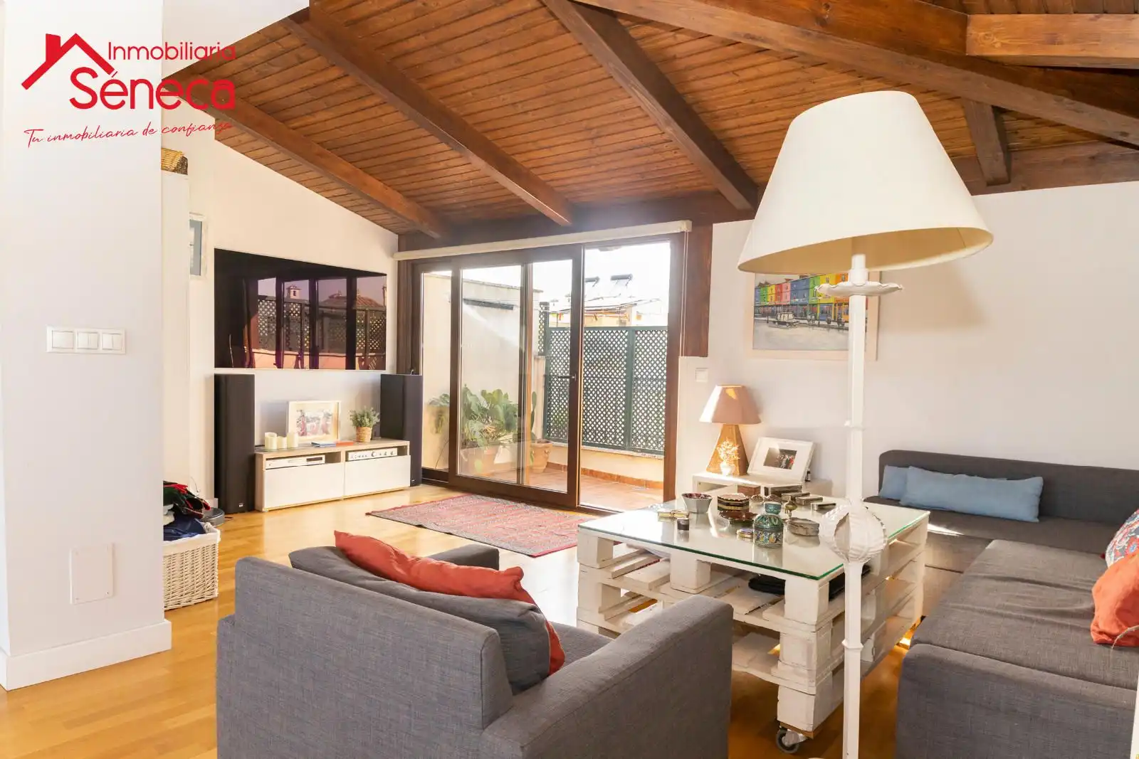 Sala de estar de Casa adosada en venta en Córdoba con Aire acondicionado, Calefacción y Jardín privado